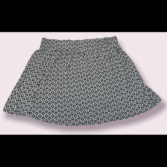 Lane Bryant Dresses & Skirts - Lane Bryant black and white chevron print a-line midi skirt (size 22/24)